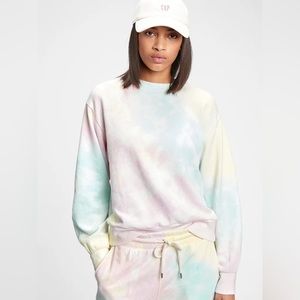 GAP pastel sweatshirt